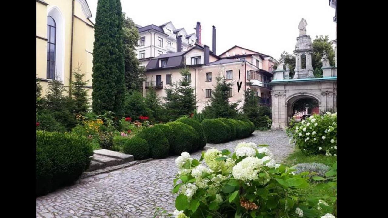 Apartamento Бажане Місце Kamianets-Podilskyi Exterior foto